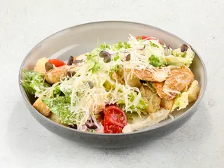 Salată Romană cu pui