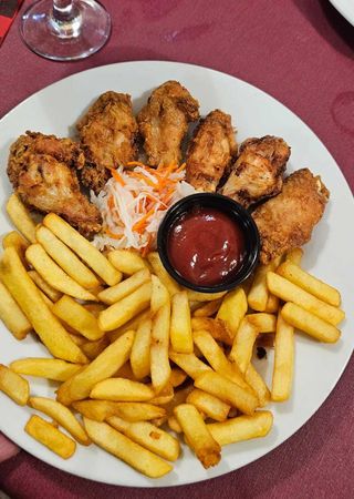 Alitas Con Patatas (10 Uds.)