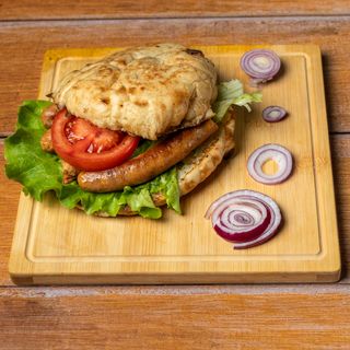 Roštiljska kobasica mala u somunu