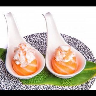 Gunkan Hot Salmon - salmone esterno, Philadelphia, gambero al vapore(1 PZ) 