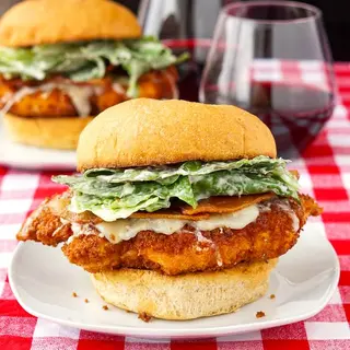 Crunchy Burger avec frites 