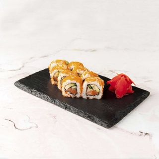 Каліфорнія в тобіко з лососем (215/30/10/5г)