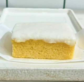 Cuadrado de limón con glaseado