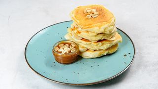 Pancakes z Karmelem i Orzeszkami