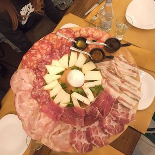 T9   Selezione di salumi x 4 persone