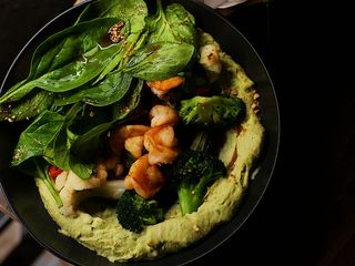 Не хумус не салат з креветками (300г)