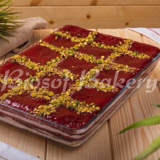 Бисквитена торта с малини и крем маскарпоне (200 гр)