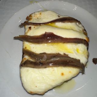 Bruschetta alici e mozzarella