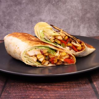 Бурито с пилешко бонфиле и зеленчуци