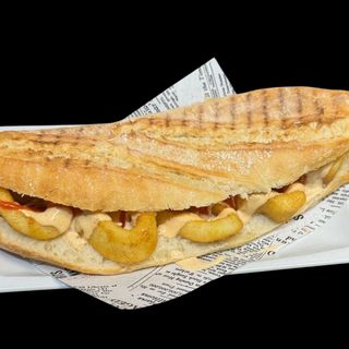 Bocadillo De Calamares Bravos
