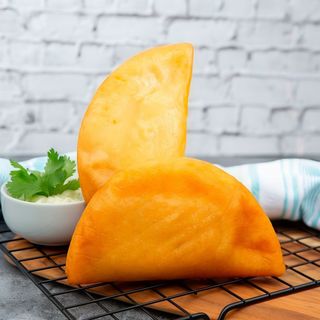 Empanada De Jamón Y Queso