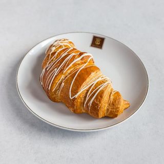 Croissant z malinami