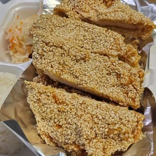 Kurczak w cieście sezamowym