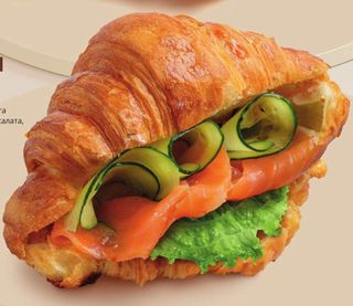 Круассан с семгой