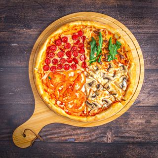 Пицца Ассорти (350г)