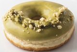 Donut con glassa pistacchio e granella di pistacchio
