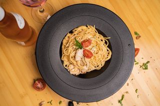 Спагети с пилешко филе  (320г)