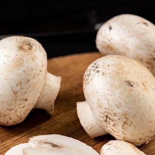 Filetes de carne con champiñones