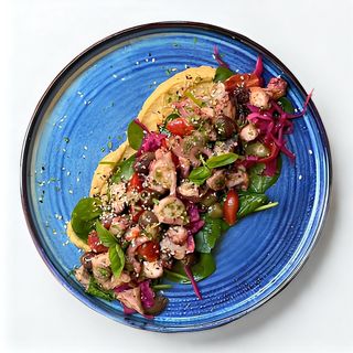 Insalata di polpo con olive, capperi e patate