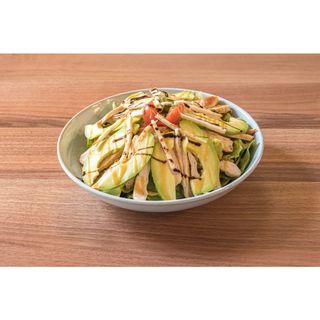 Avokado salata sa grilovanom piletinom