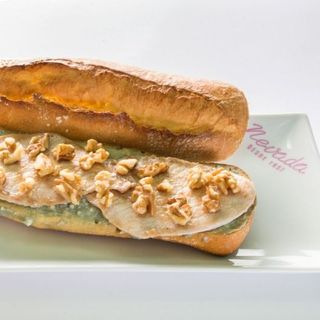 Pollo, Queso Azul y Nueces 