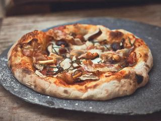 Pizza Gamberi E Funghi