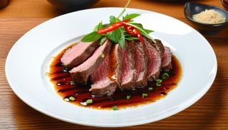 10. Пикантно телешко в соев сос