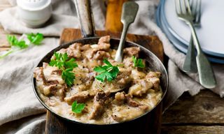 Мясо по-строгановски