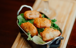 4 BOLINHOS DE BACALHAU