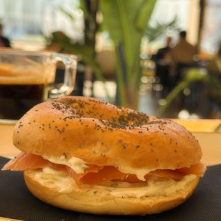 Bagel de salmón