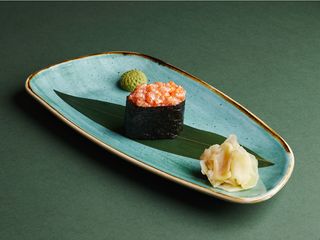 Гункан Лосось (125g)