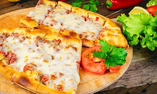 PITA WITH FLAKED MEAT AND CHEESE