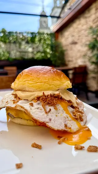 LA BURGUESA