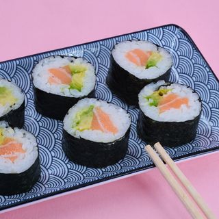 Hosomaki Avocado Salmon