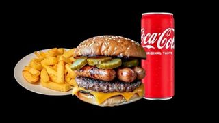 Дойчвурст със сочно телешко картофки + Кока Кола