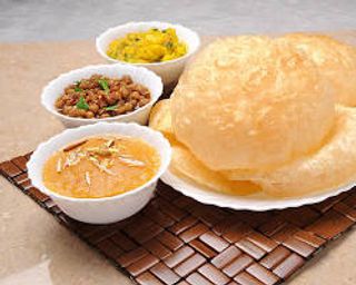 Halwa puri