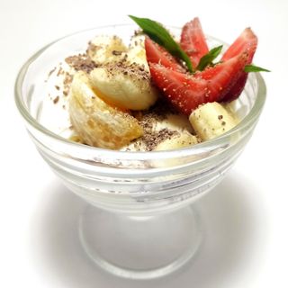 Морозиво з шоколадом та фруктами (165г)