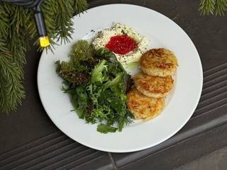 Деруни з червоною ікрою (215g)