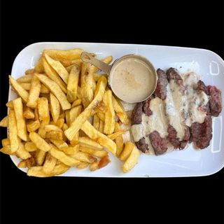 BOL DE CARNE BURGER CON  SALSA PIMIENTA