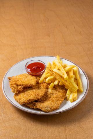 Хрустящая курочка с фри (150г)