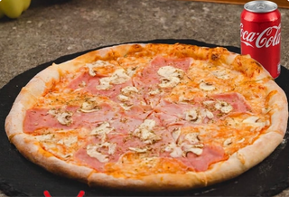Pizza Capricciosa Velika + Coca- Cola