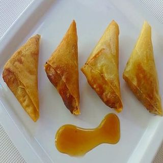 Samosa de pollo (4 uds.)