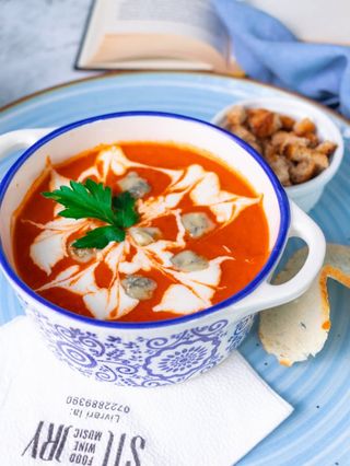 Supa crema de rosii cu gorgonzola