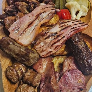 Platou taranesc Casa Doamnelor -cald ( 2 -3 pers)