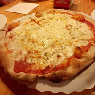 Pizza Cuatro Quesos (32 cm.)