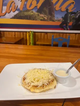 Arepa Quesuda (1 Ud.)