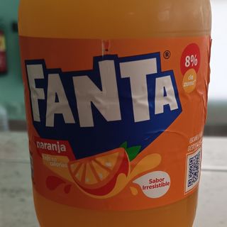 Fanta de naranja de dos litros 