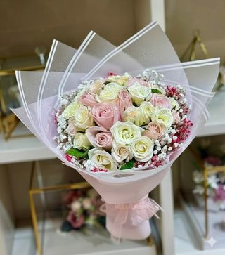 Bouqeut Ron Blanc Avec Rose