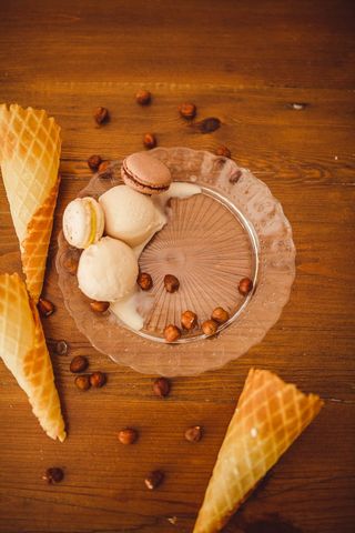 Натурален занаятчийски сладолед Тахан