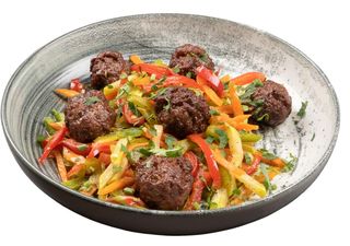 Телешки кюфтенца със зеленчуци (400г)